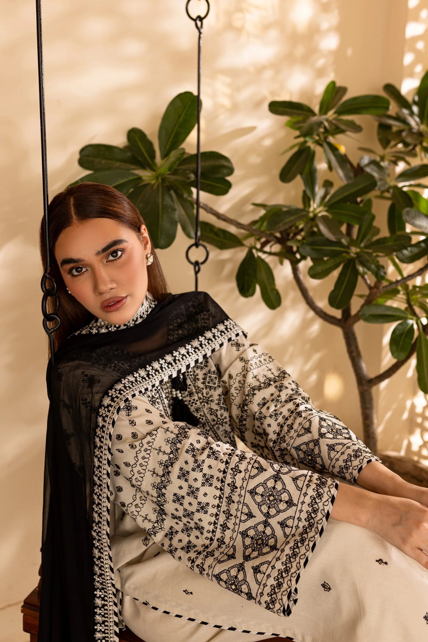 Lawn Embroidered Stitched 3pIece D-014