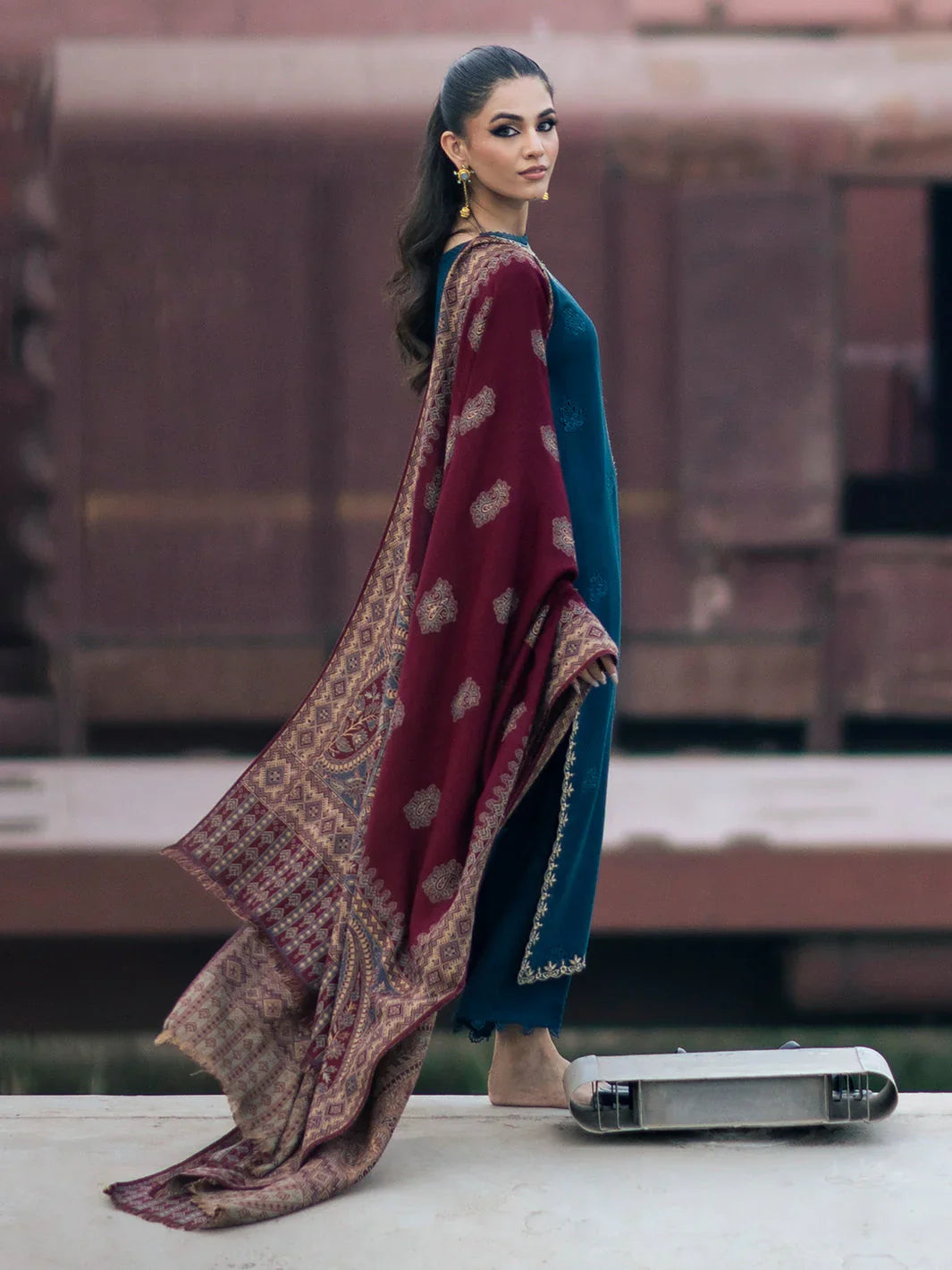 IZEL UNSTITCHED  3PC WITH PRINTED SHAWL