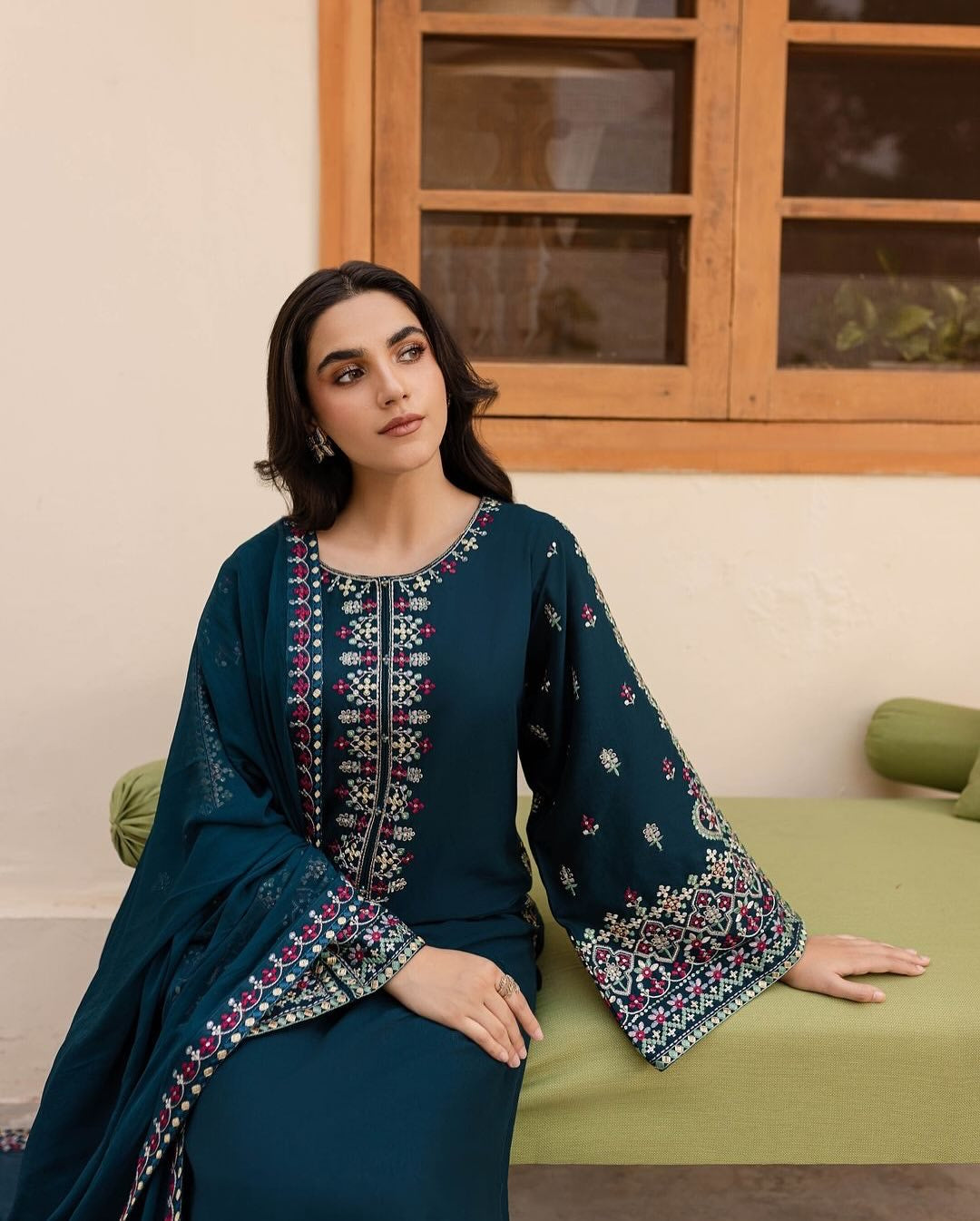 Ready to wear✨Embroidered lawn 3pc suit in a rich deep teal shade.