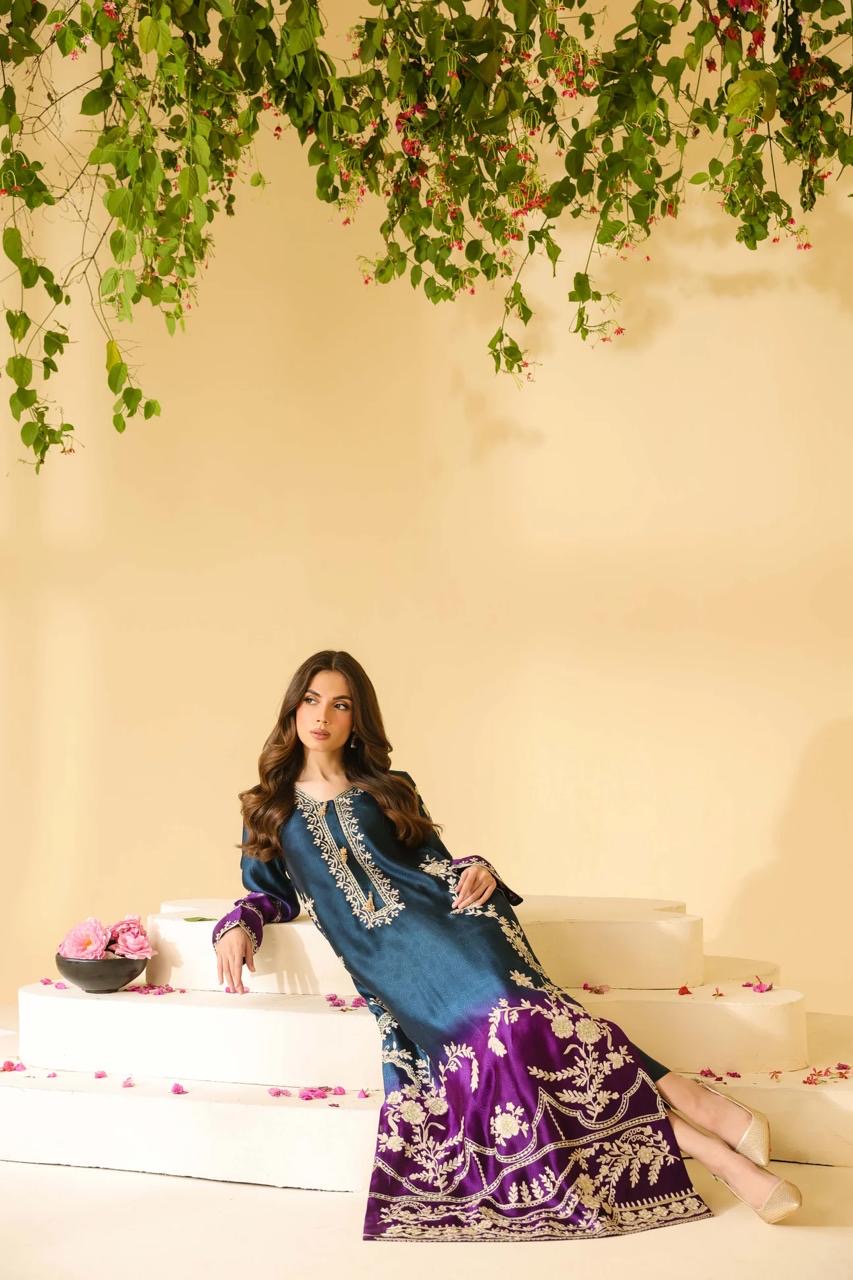 Silk unstitch double shade
digital printed Most luxury
article arrived