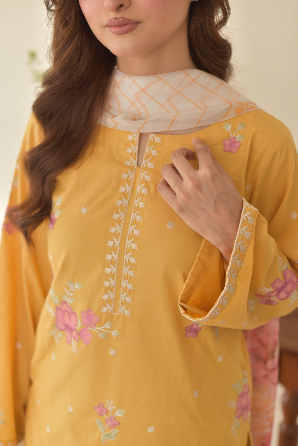 Lawn Embroidered Stitched 3Piece D-006