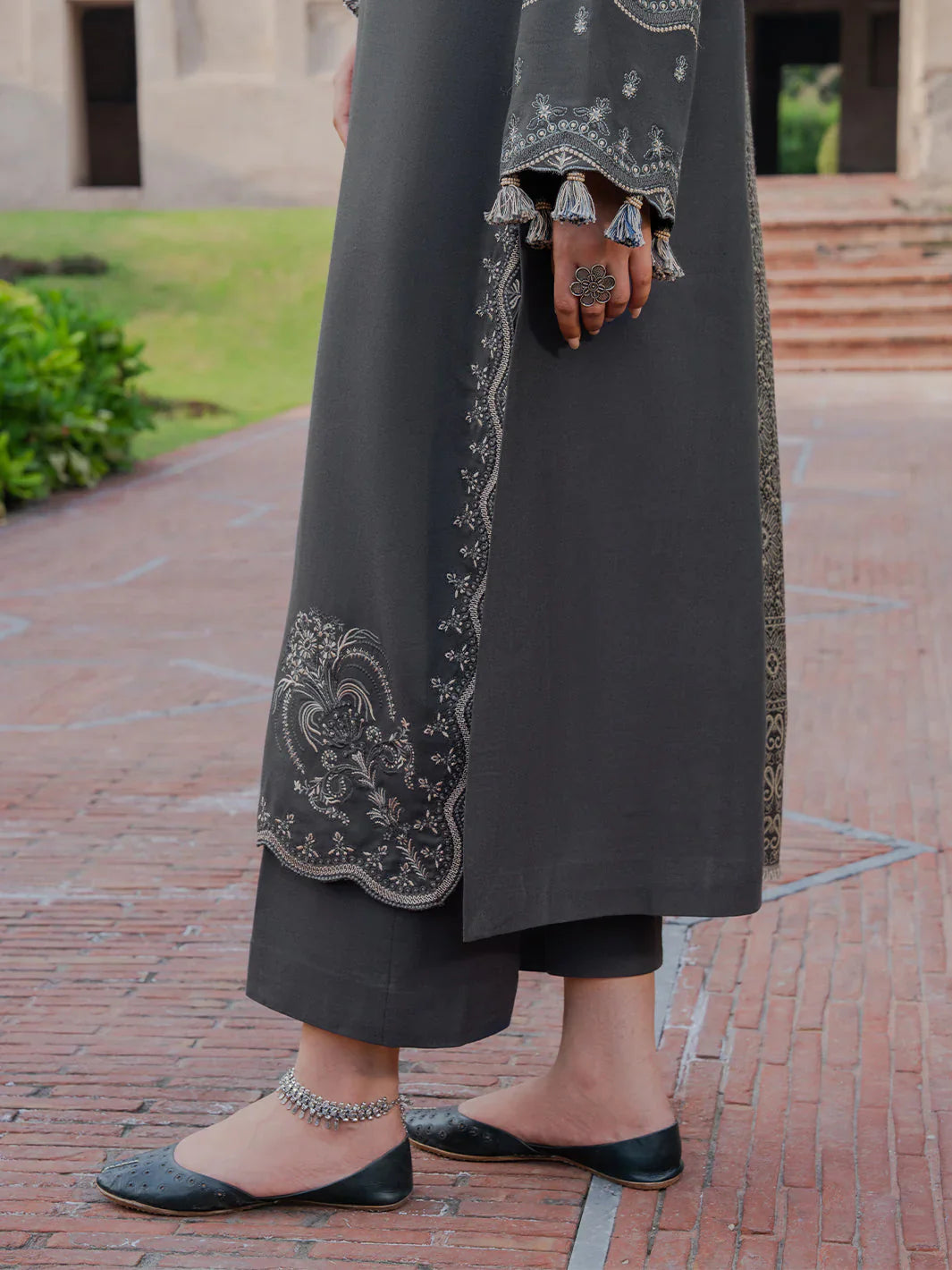 IZEL LUXURY UNSTITCHED 3PC (HS06)