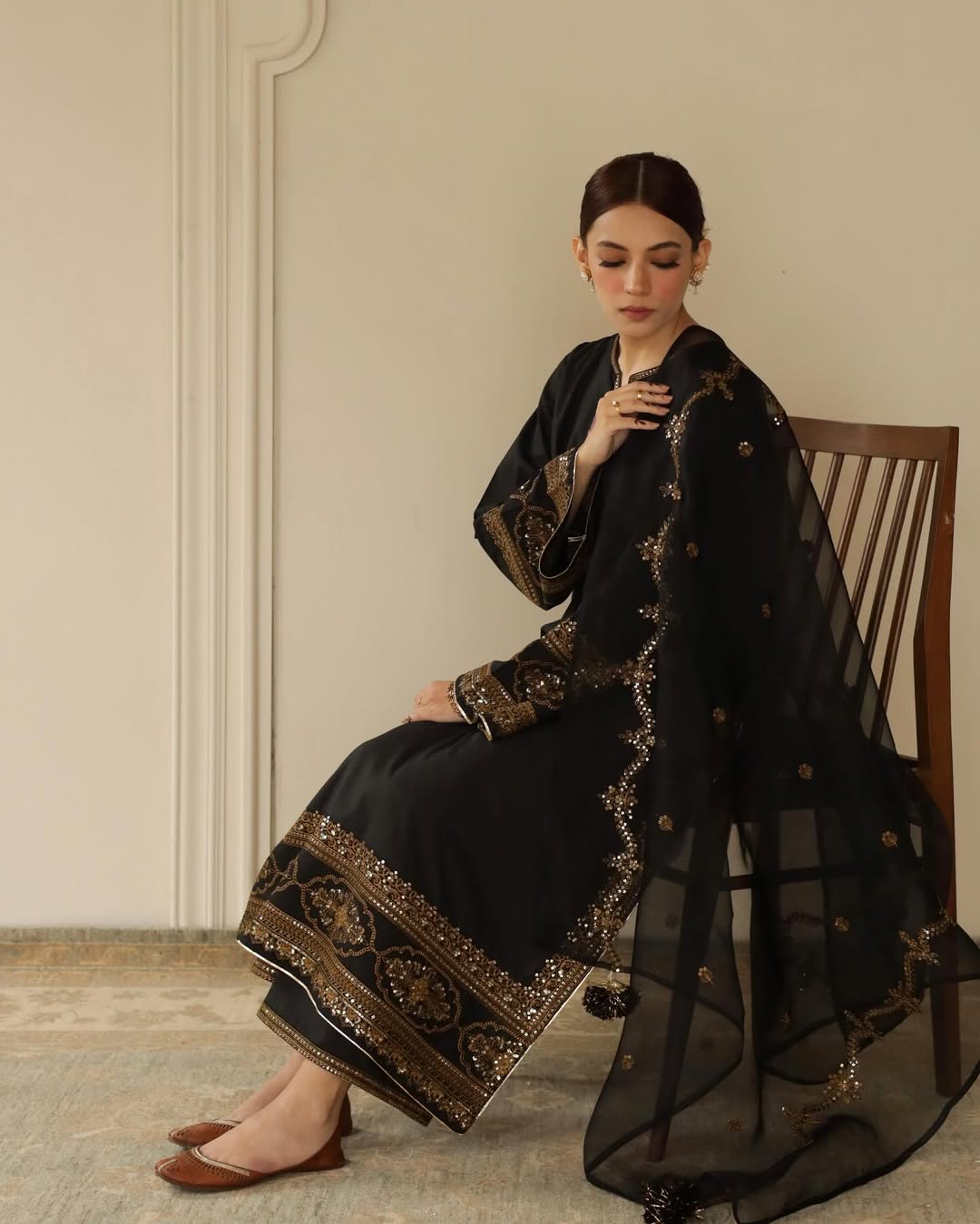 Lawn Embroidered Stitched 3Piece D-005