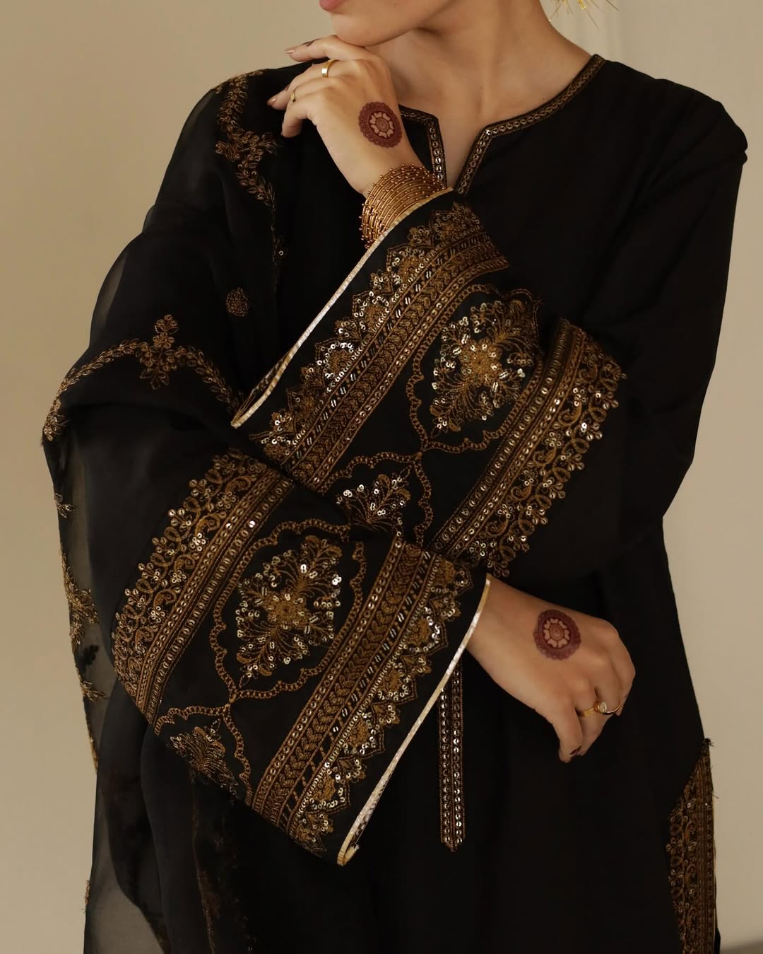 Lawn Embroidered Stitched 3Piece D-005