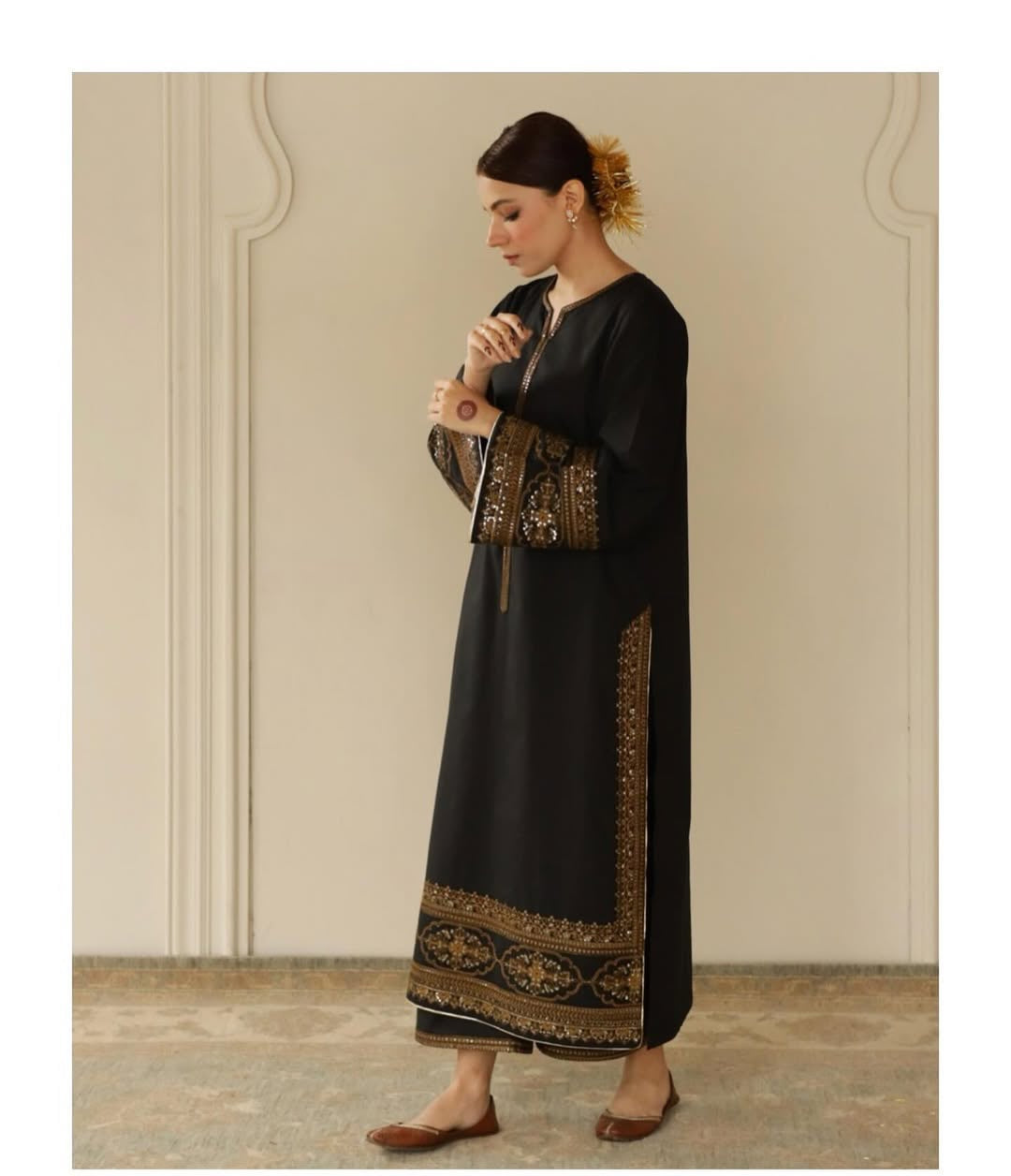 Lawn Embroidered Stitched 3Piece D-005