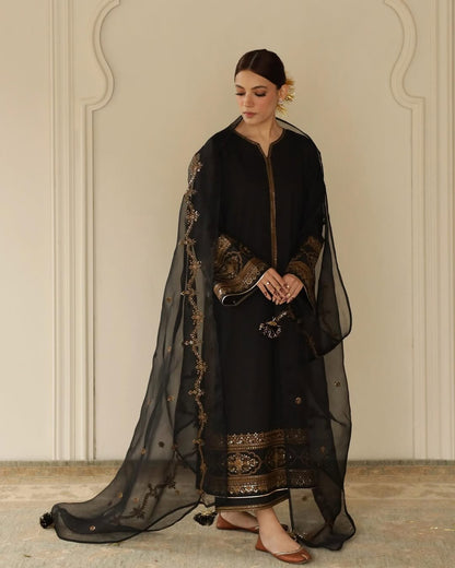 Lawn Embroidered Stitched 3Piece D-005