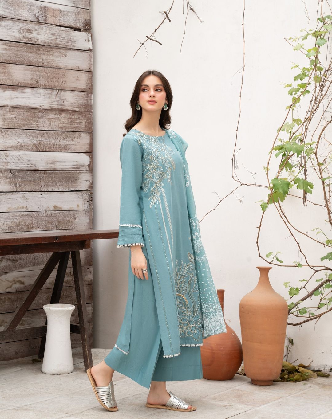 Lawn Embroidered Stitched 3Piece D-016