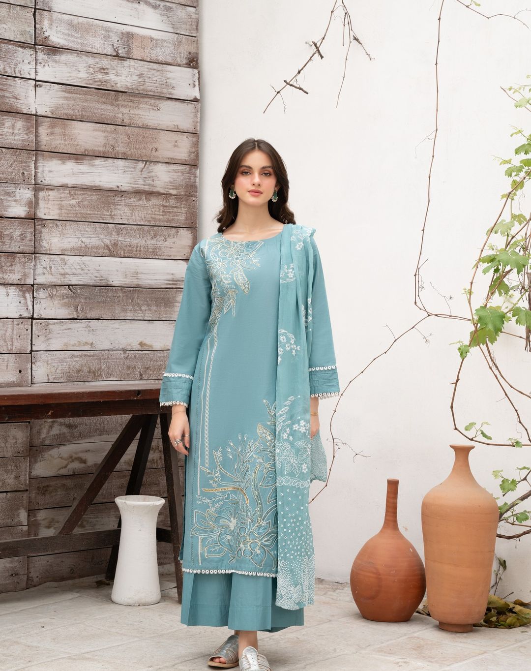 Lawn Embroidered Stitched 3Piece D-016